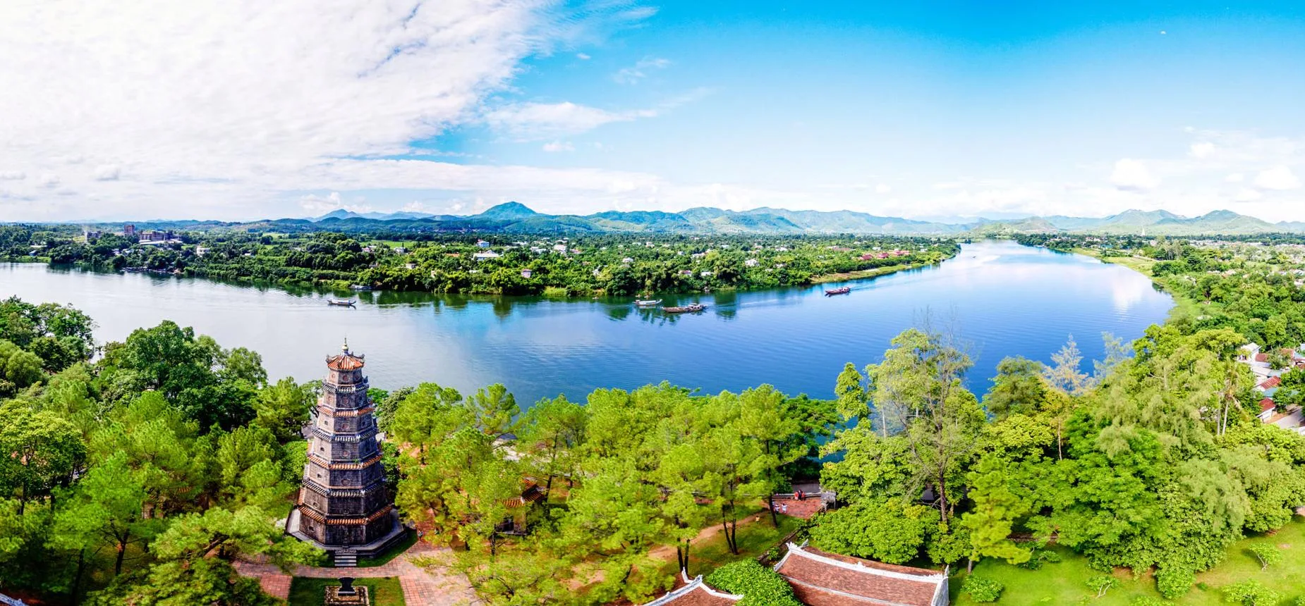 Cảnh đẹp sông Hương Huế trong ngày nắng